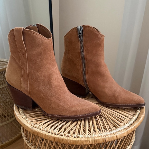 Dolce Vita Shoes - Dolce Vita Suede Ankle Booties in Chestnut Brown Size 6